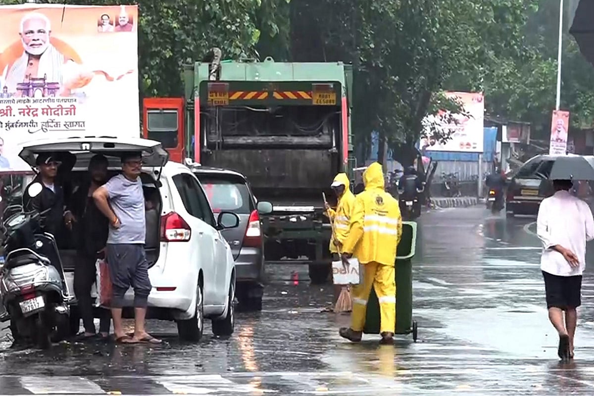 Monsoon Rains in Mumbai Airport